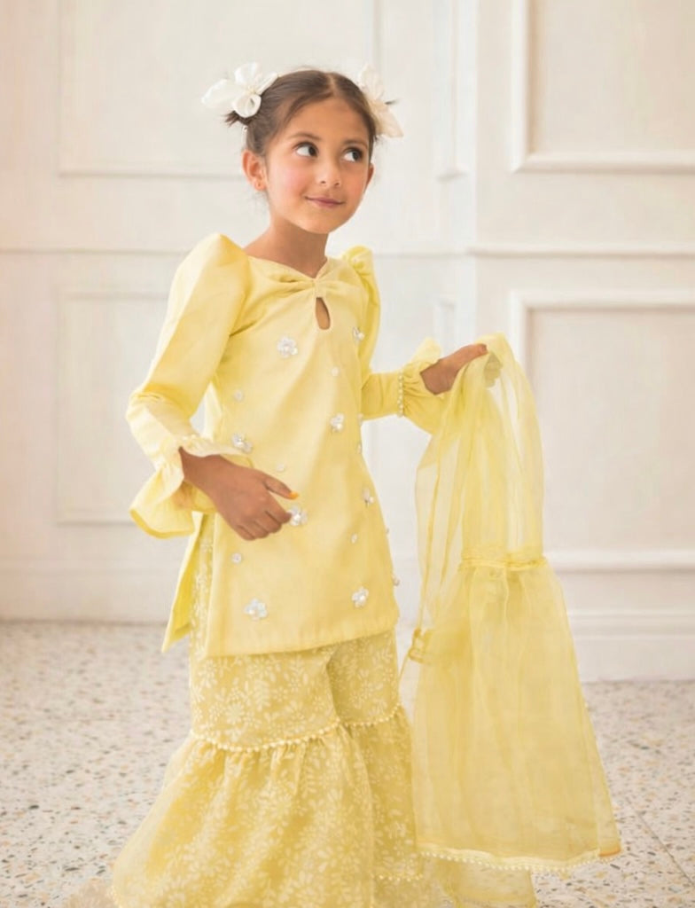 Titli - Yellow With Sleeves
